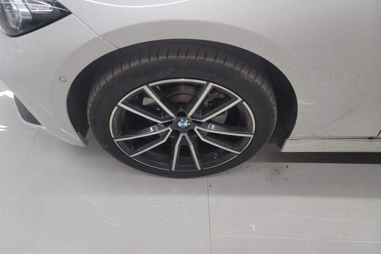 Used BMW 3 Series 2025 325Li M Sport Package Left Front Wheel Hub