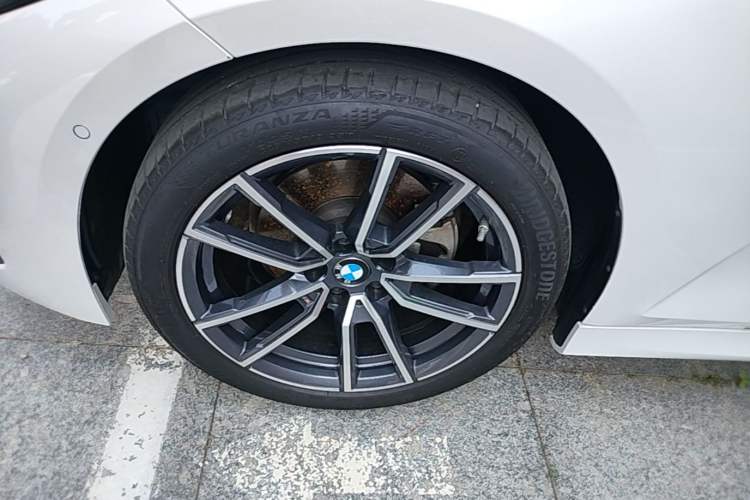 Used BMW 3 Series 2025 325Li M Sport Package Left Front Wheel Hub