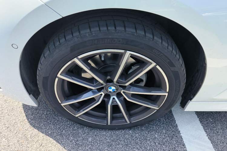 Used BMW 3 Series 2025 325Li M Sport Package Left Front Wheel Hub