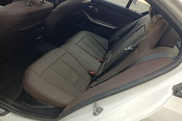 Used BMW 3 Series 2025 330Li M Sport Shadowline Package Left Rear Seat