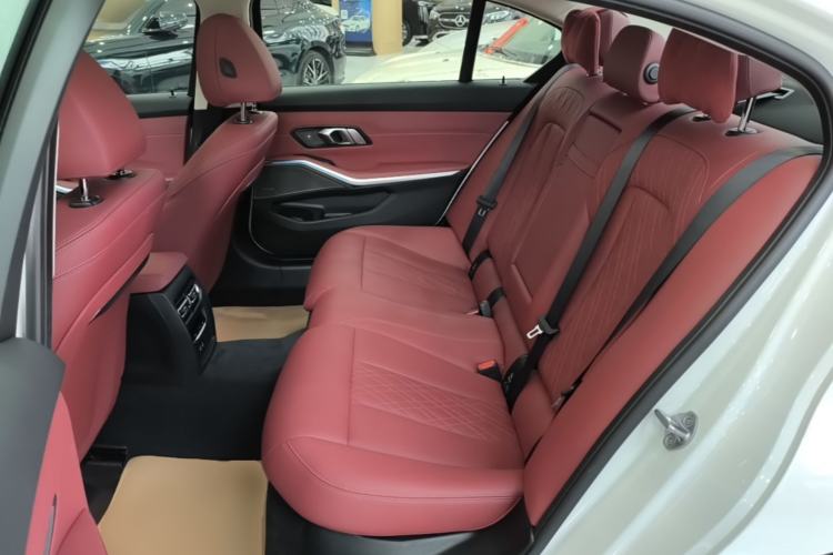 Used BMW 3 Series 2025 330Li M Sport Shadowline Package Left Rear Seat