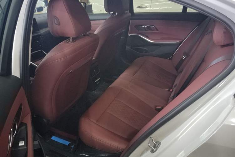 Used BMW 3 Series 2025 325i M Sport Package Left Rear Seat
