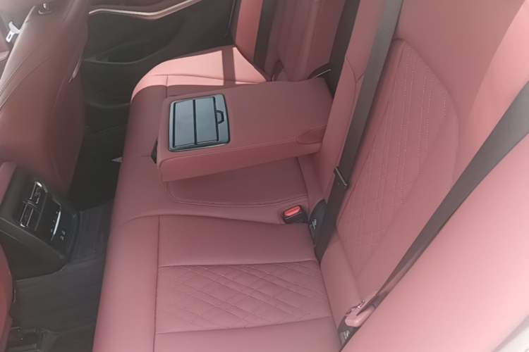 Used BMW 3 Series 2025 325i M Sport Package Left Rear Seat