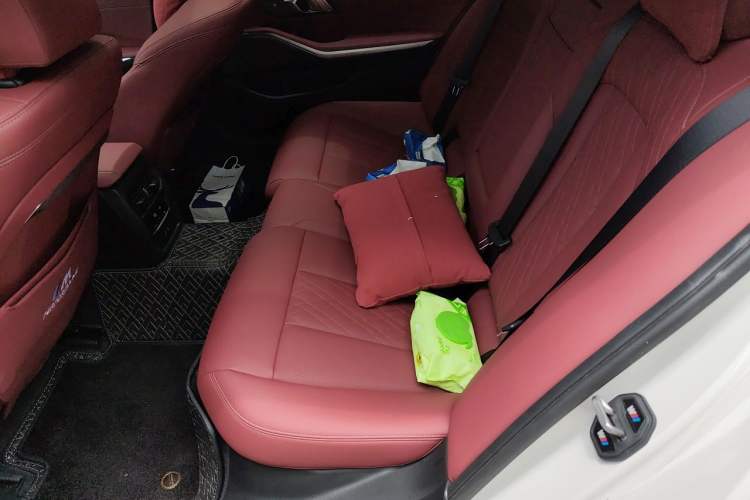 Used BMW 3 Series 2025 330Li M Sport Shadowline Package Left Rear Seat