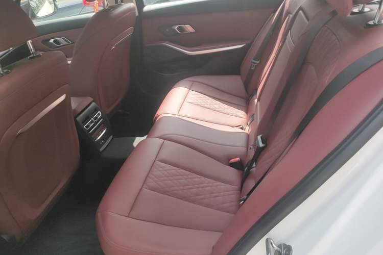 Used BMW 3 Series 2025 330Li M Sport Shadowline Package Left Rear Seat