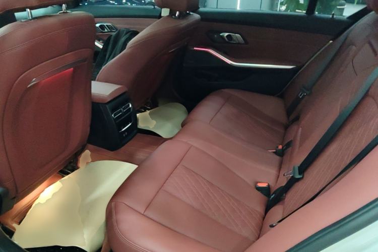 Used BMW 3 Series 2025 330Li M Sport Shadowline Package Left Rear Seat