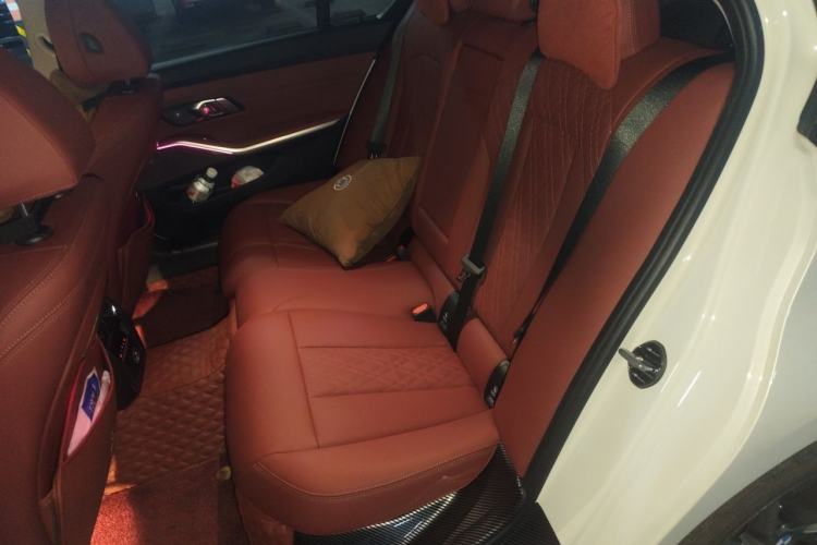 Used BMW 3 Series 2025 330Li M Sport Shadowline Package Left Rear Seat