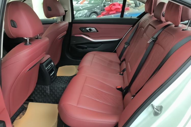 Used BMW 3 Series 2025 330Li M Sport Shadowline Package Left Rear Seat