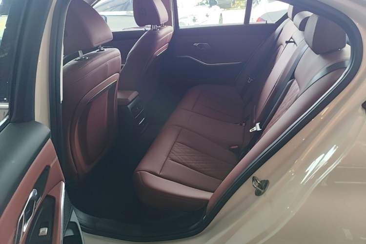 Used BMW 3 Series 2025 325i M Sport Package Left Rear Seat
