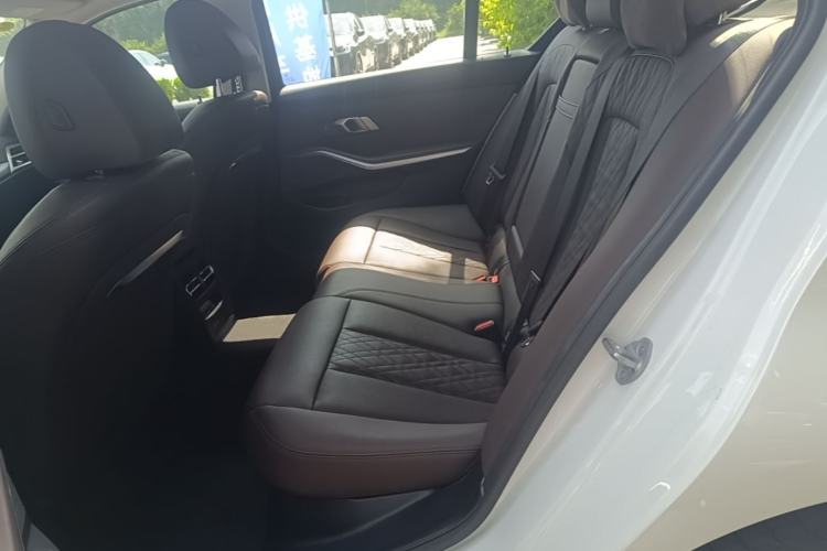Used BMW 3 Series 2025 330Li M Sport Shadowline Package Left Rear Seat