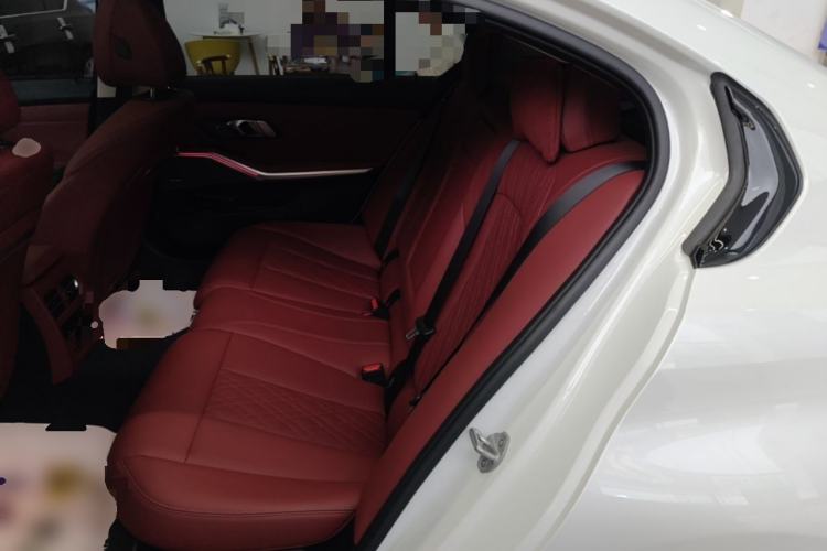 Used BMW 3 Series 2025 330Li M Sport Shadowline Package Left Rear Seat