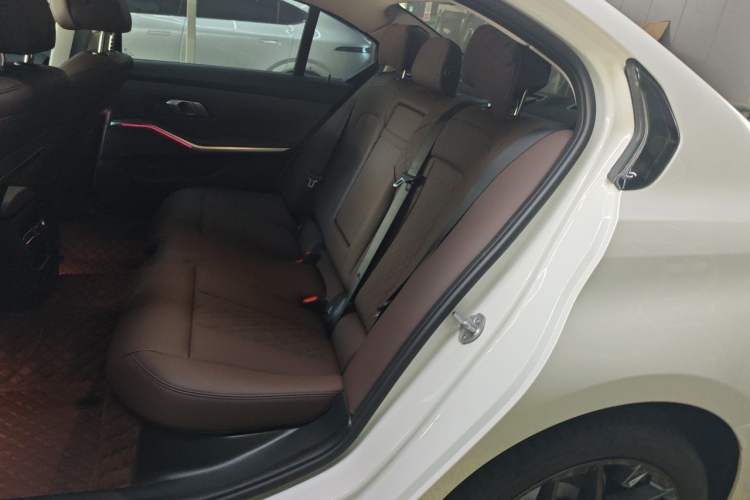 Used BMW 3 Series 2025 330Li M Sport Shadowline Package Left Rear Seat