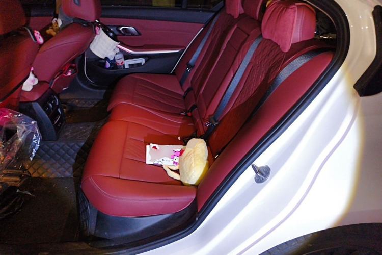 Used BMW 3 Series 2025 330Li M Sport Shadowline Package Left Rear Seat