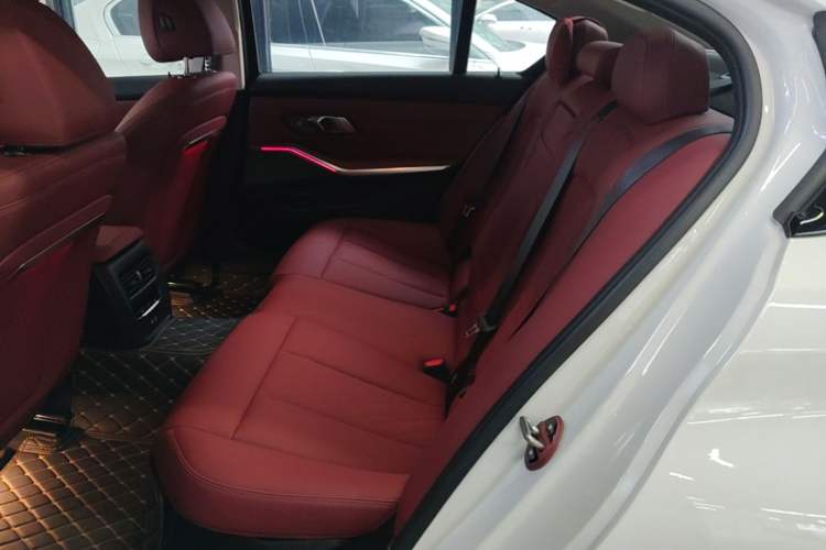 Used BMW 3 Series 2025 330Li M Sport Shadowline Package Left Rear Seat