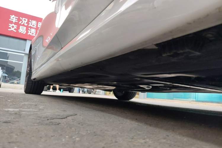 Used BMW 3 Series 2025 330Li M Sport Shadowline Package Left Side Sill