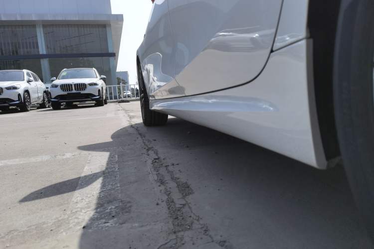 Used BMW 3 Series 2025 325Li M Sport Package Left Side Sill