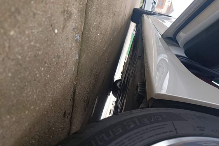 Used BMW 3 Series 2025 325Li M Sport Package Left Side Sill