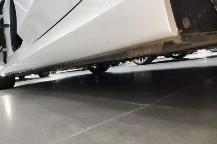 Used BMW 3 Series 2025 330Li M Sport Shadowline Package Left Side Sill