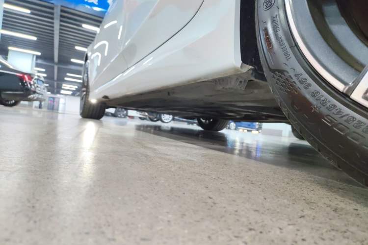 Used BMW 3 Series 2025 325Li M Sport Package Left Side Sill