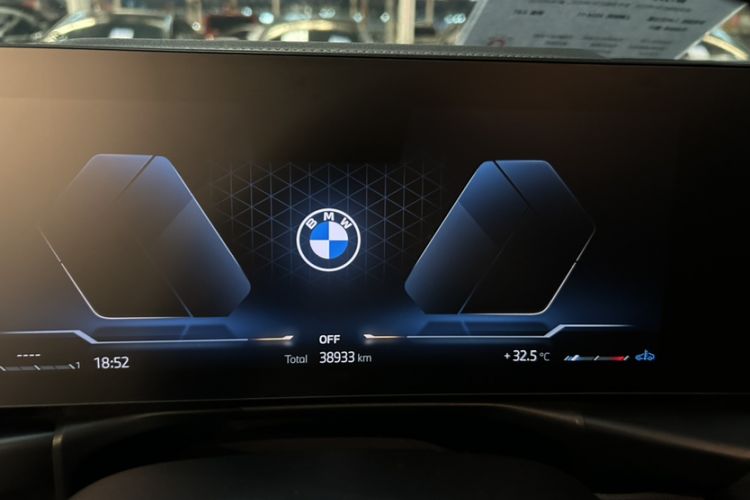 Used BMW 3 Series 2025 325Li M Sport Package Odometer Close Up