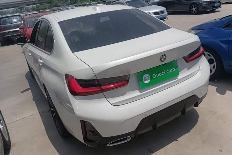 Used BMW 3 Series 2025 325i M Sport Package Rear Left 45 Deg