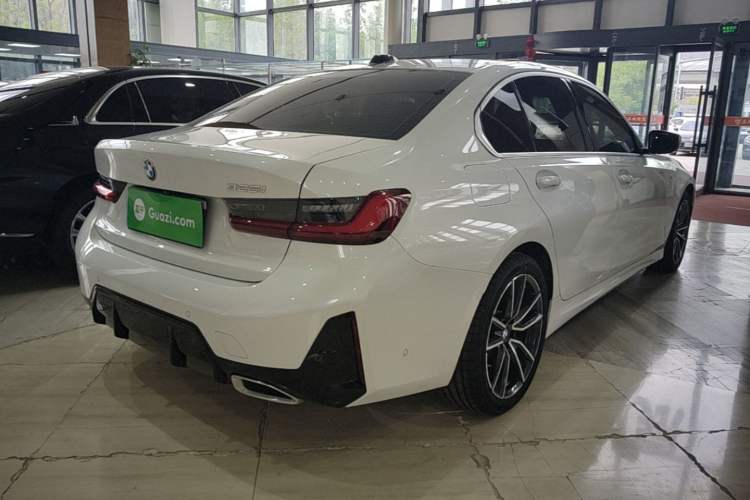Used BMW 3 Series 2025 325i M Sport Package Rear Right 45 Deg