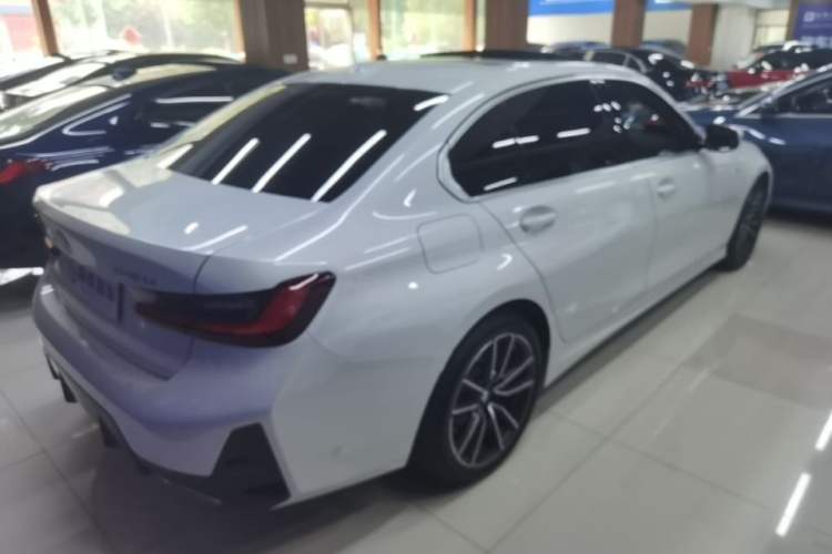 Used BMW 3 Series 2025 325Li M Sport Package Rear Right 45 Deg