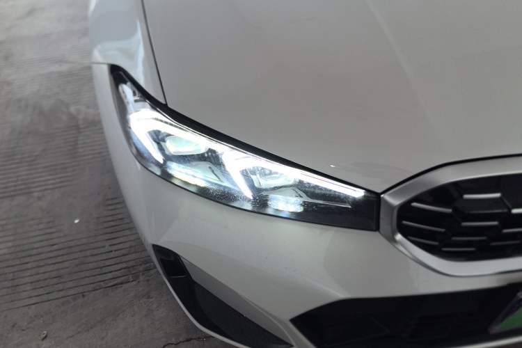 Used BMW 3 Series 2025 325Li M Sport Package Right Front Headlight