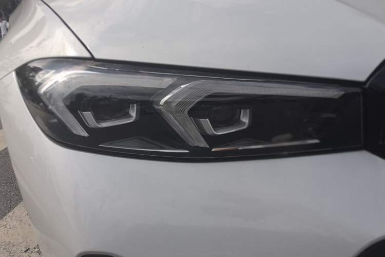 Used BMW 3 Series 2025 325Li M Sport Package Right Front Headlight