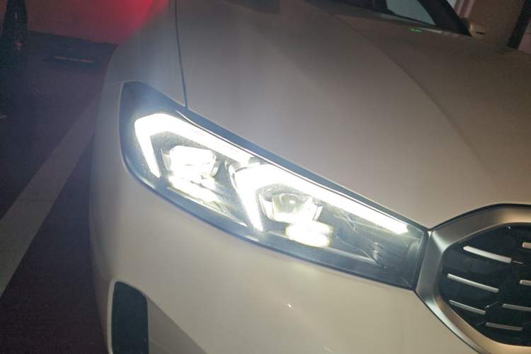 Used BMW 3 Series 2025 325i M Sport Package Right Front Headlight