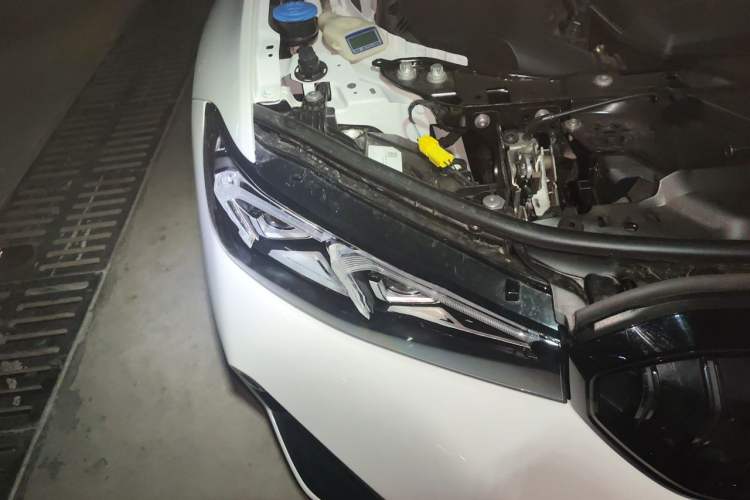 Used BMW 3 Series 2025 330Li M Sport Shadowline Package Right Front Headlight