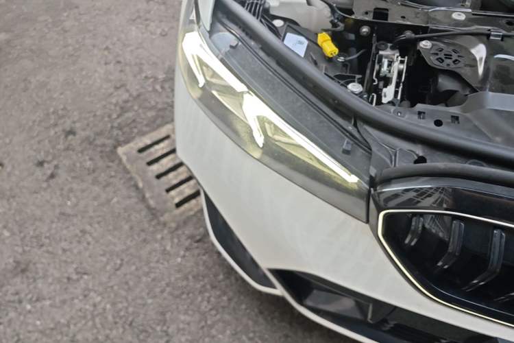 Used BMW 3 Series 2025 330Li M Sport Shadowline Package Right Front Headlight