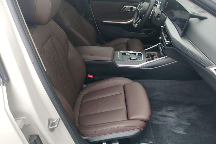 Used BMW 3 Series 2025 325Li M Sport Package Right Front Seat
