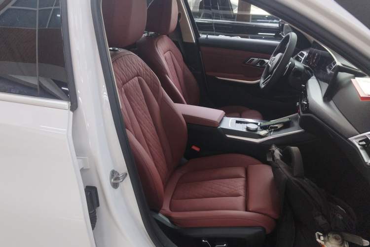 Used BMW 3 Series 2025 325Li M Sport Package Right Front Seat