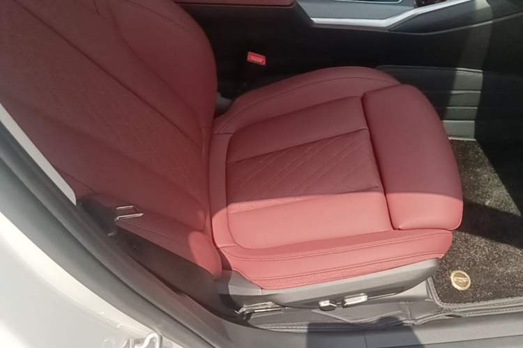 Used BMW 3 Series 2025 325i M Sport Package Right Front Seat