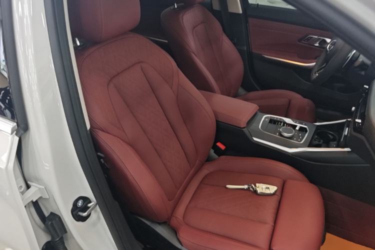 Used BMW 3 Series 2025 325Li M Sport Package Right Front Seat