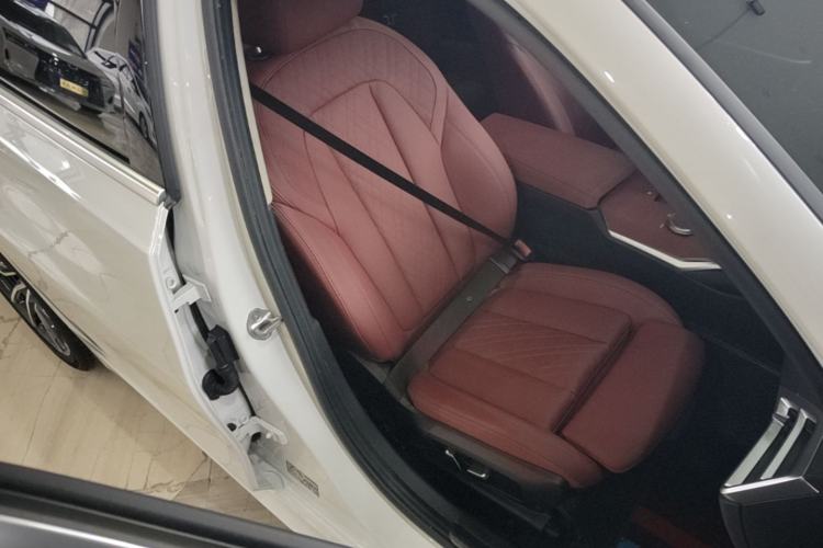 Used BMW 3 Series 2025 325i M Sport Package Right Front Seat