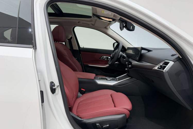 Used BMW 3 Series 2025 330Li M Sport Shadowline Package Right Front Seat