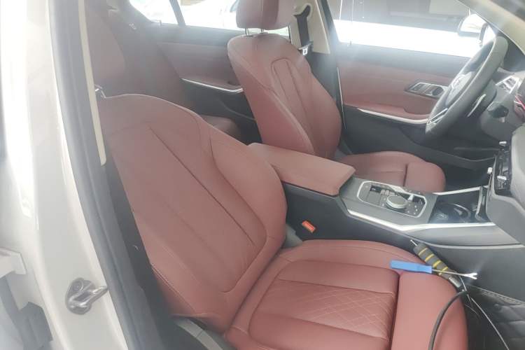 Used BMW 3 Series 2025 325Li M Sport Package Right Front Seat