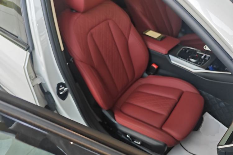 Used BMW 3 Series 2025 330Li M Sport Shadowline Package Right Front Seat