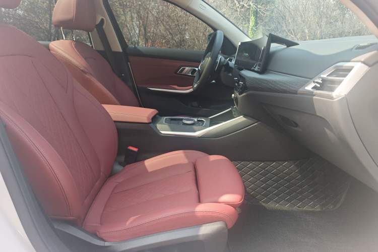 Used BMW 3 Series 2025 325Li M Sport Package Right Front Seat