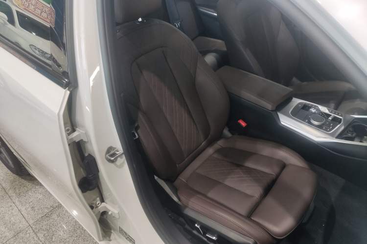 Used BMW 3 Series 2025 330i M Sport Night Edition Package Right Front Seat