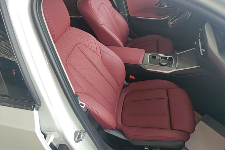 Used BMW 3 Series 2025 330Li M Sport Shadowline Package Right Front Seat