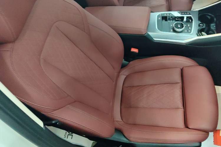 Used BMW 3 Series 2025 330Li M Sport Shadowline Package Right Front Seat