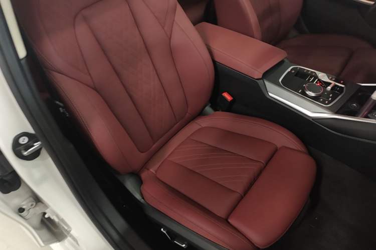 Used BMW 3 Series 2025 325i M Sport Package Right Front Seat