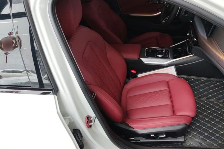 Used BMW 3 Series 2025 330Li M Sport Shadowline Package Right Front Seat