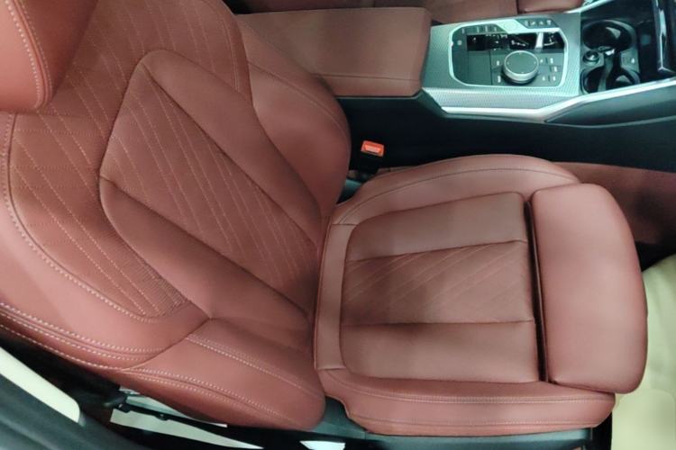 Used BMW 3 Series 2025 330Li M Sport Shadowline Package Right Front Seat