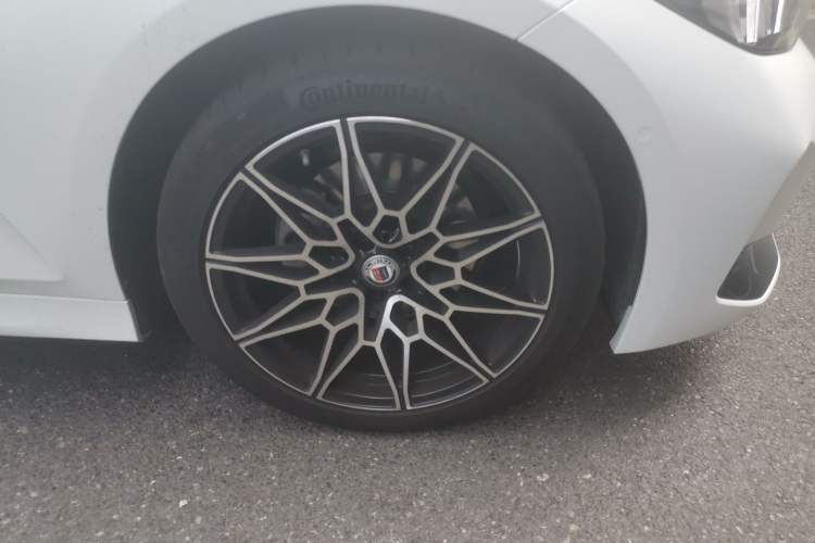 Used BMW 3 Series 2025 325Li M Sport Package Right Front Wheel Hub