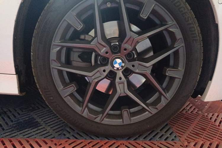 Used BMW 3 Series 2025 330i M Sport Night Edition Package Right Front Wheel Hub