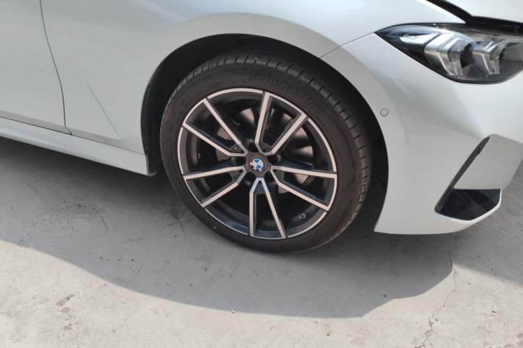 Used BMW 3 Series 2025 325Li M Sport Package Right Front Wheel Hub